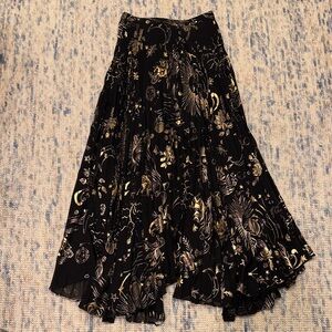 Alice + Olivia Shannon Sun Print Pleated Chiffon Maxi Skirt